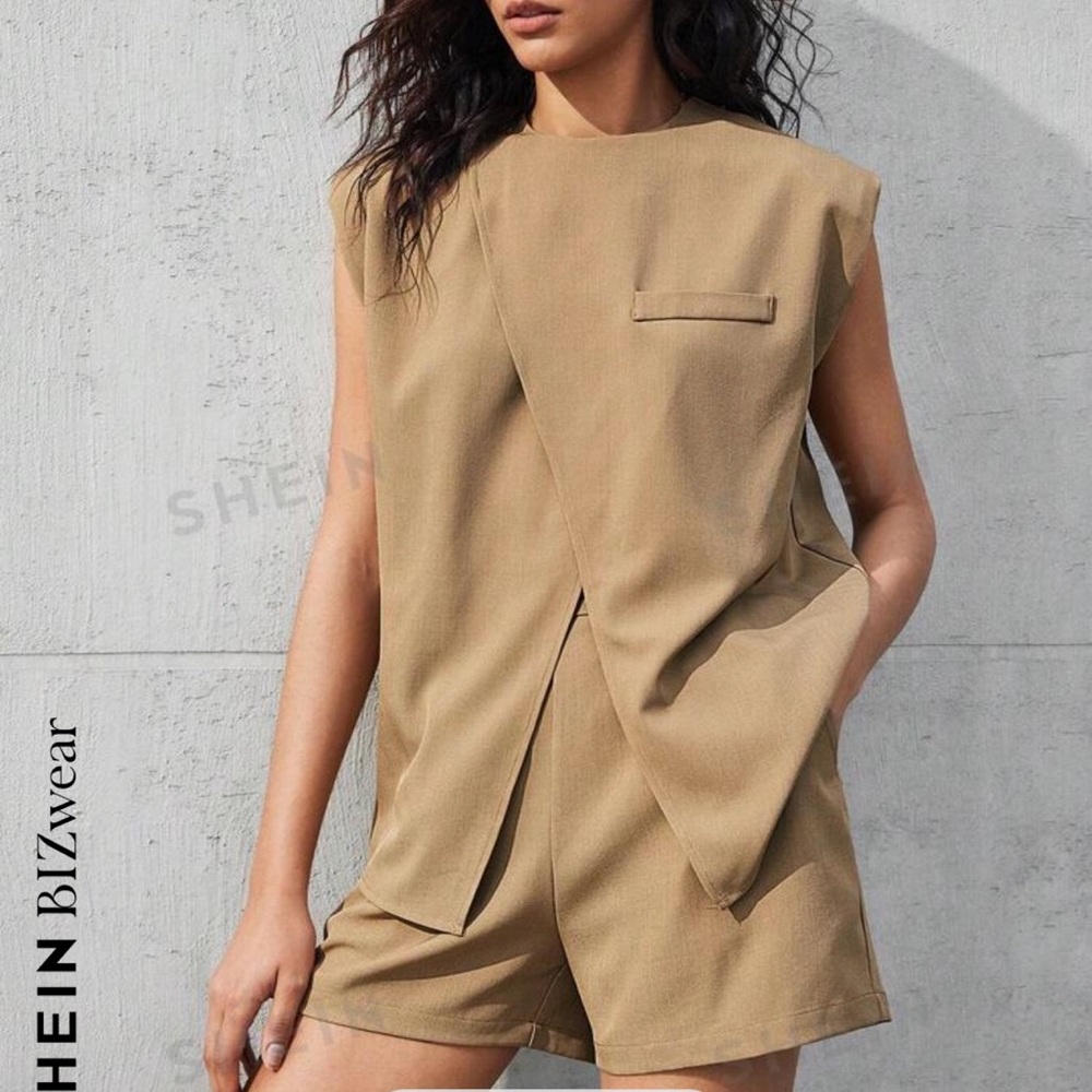 NWT TWO PIECE SET. Size SMALL. Brown top and short set